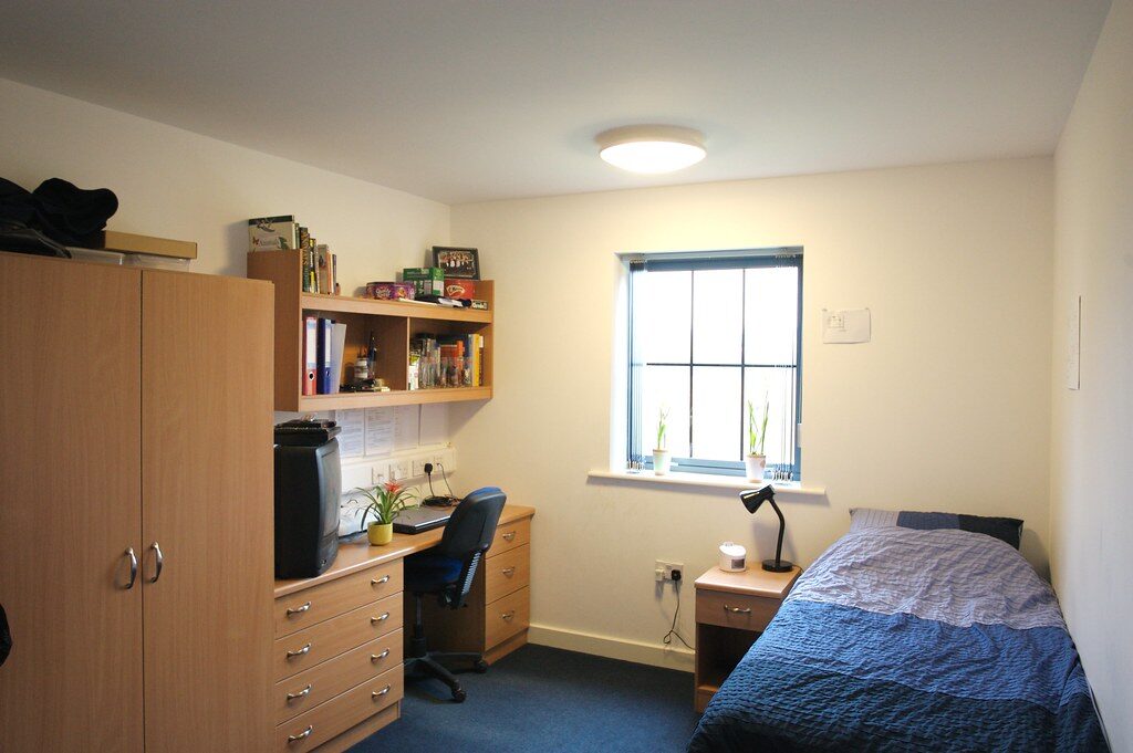 Student bedroom with en-suite bathroom